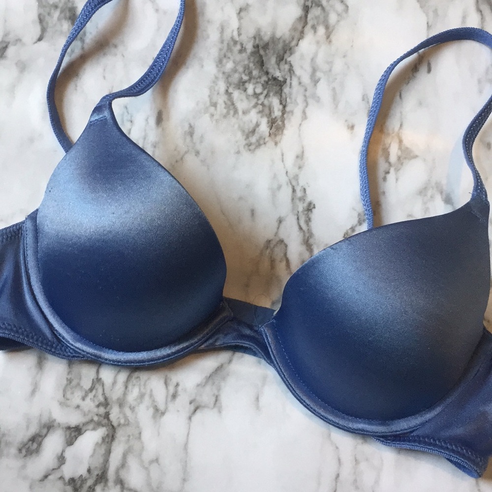 34A Maidenform bra